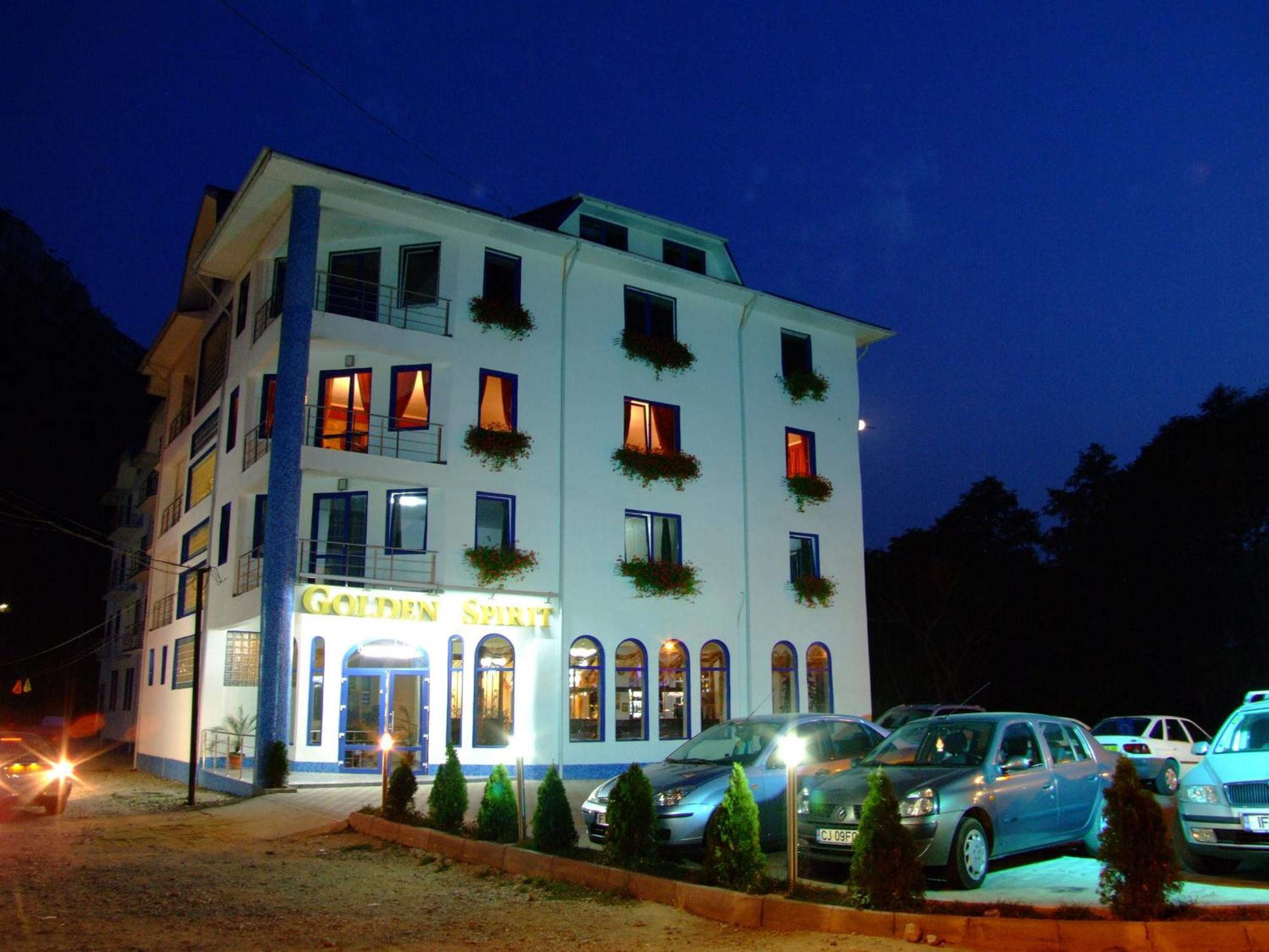Hotel Golden Spirit Baile Herculane Bagian luar foto