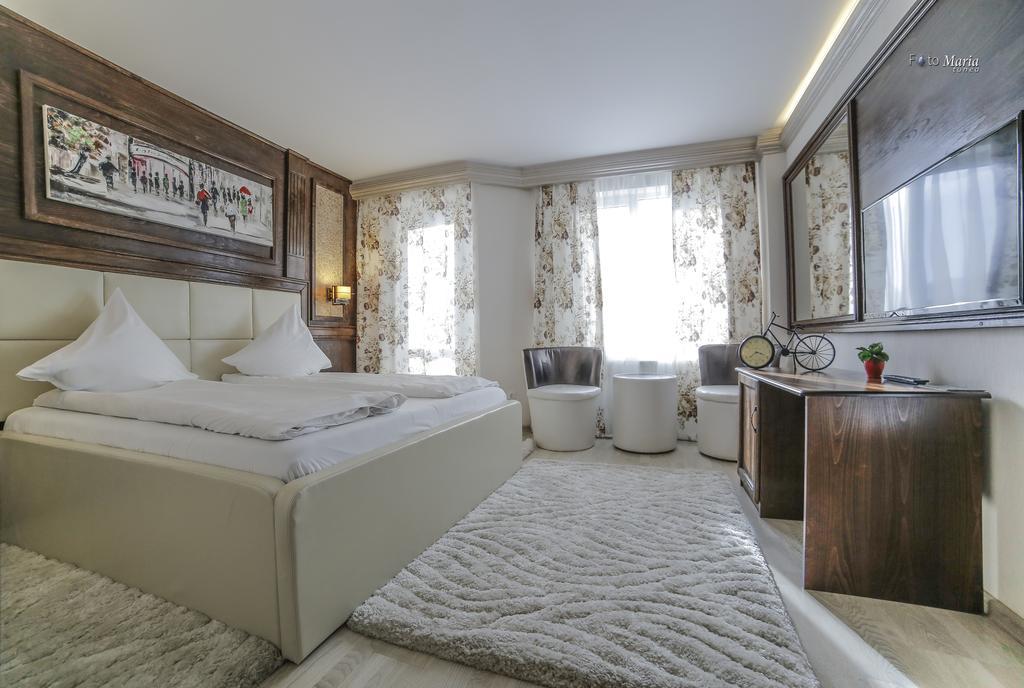 Hotel Golden Spirit Baile Herculane Ruang foto