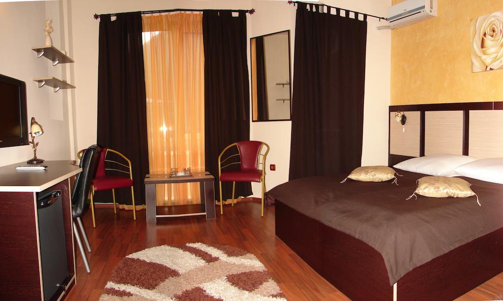 Hotel Golden Spirit Baile Herculane Ruang foto