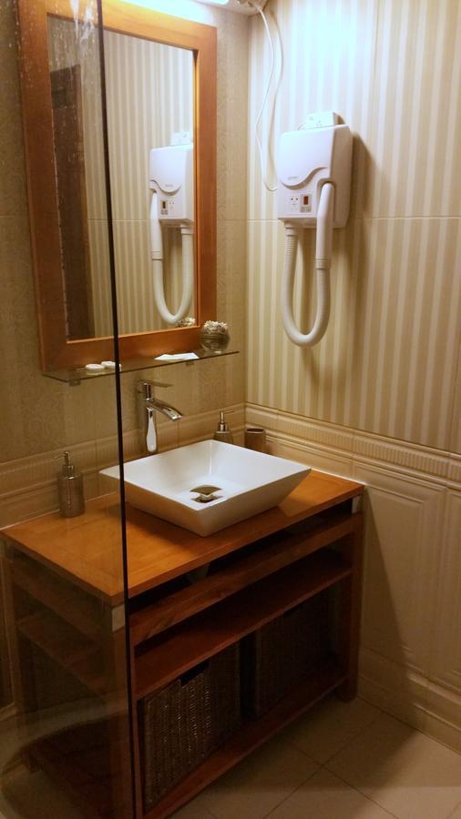 Hotel Golden Spirit Baile Herculane Bagian luar foto